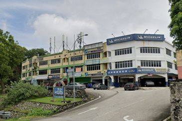 Kawasan Perniagaan Nilam @ 4 Adjoing 3 Storey Shoplot For Sale