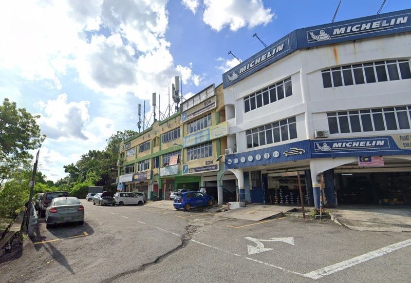 Kawasan Perniagaan Nilam @ 4 Adjoing 3 Storey Shoplot For Sale