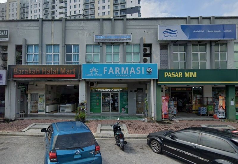 Villa Tropika 1, 2 Storey Shoplot (Intermediate unit) For Sale