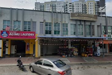 Villa Tropika 1, 2 Storey Shoplot (Intermediate unit) For Sale