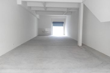 Jalan Beringin,Pelabuhan Klang @ Ground Floor For Sale