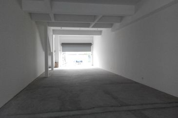 Jalan Beringin,Pelabuhan Klang @ Ground Floor For Sale
