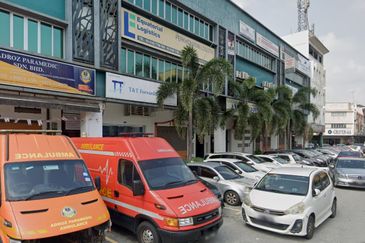 Jalan Beringin,Pelabuhan Klang @ Ground Floor For Sale