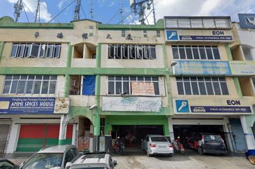 Kawasan Perniagaan Nilam 3 Storey Shoplot (Intermediate unit) For Sale