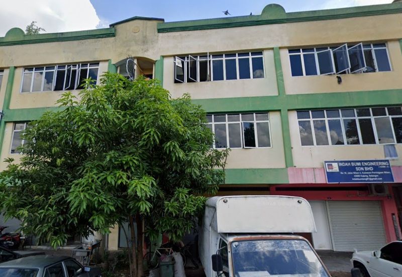 Kawasan Perniagaan Nilam 3 Storey Shoplot (Intermediate unit) For Sale