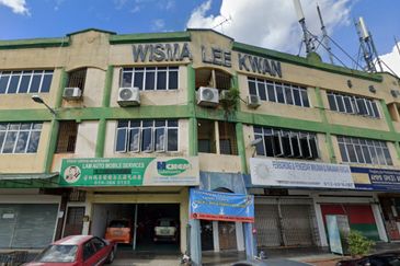 Kawasan Perniagaan Nilam 3 Storey Shoplot (Intermediate unit) For Sale