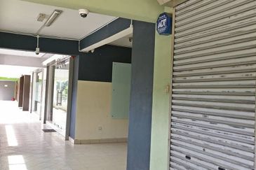 Jalan Melati Utama 4 First Floor Shoplot For Sale