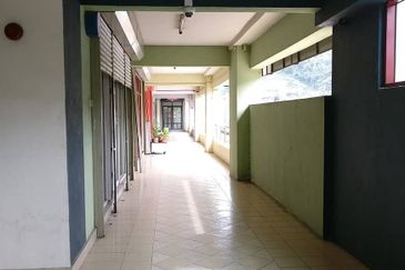 Jalan Melati Utama 4 First Floor Shoplot For Sale