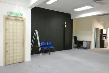 Jalan Melati Utama 4 First Floor Shoplot For Sale