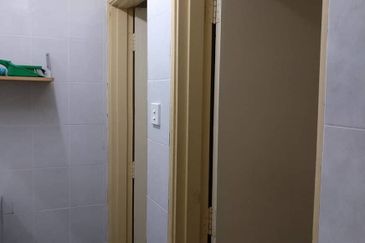 Jalan Melati Utama 4 First Floor Shoplot For Sale