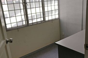 Jalan Melati Utama 4 First Floor Shoplot For Sale