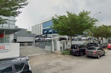 Taman Desa Baru @ Cheras 3 Storey Semi-D Factory For Sale