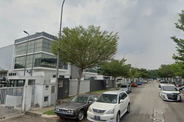 Taman Desa Baru @ Cheras 3 Storey Semi-D Factory For Sale