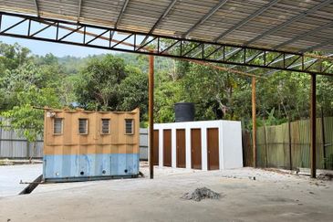 Semenyih Semi-D Factory- Office For Sale