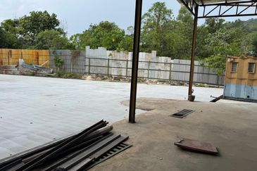 Semenyih Semi-D Factory- Office For Sale