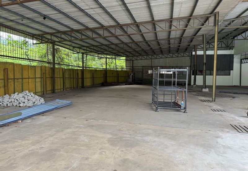 Semenyih Semi-D Factory- Office For Sale