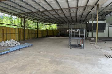 Semenyih Semi-D Factory- Office For Sale