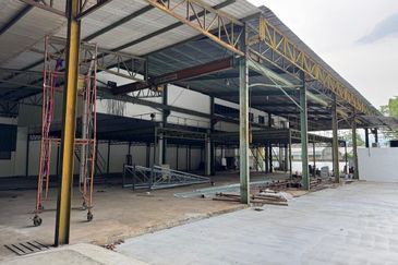 Semenyih Semi-D Factory- Office For Sale