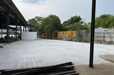 Semenyih Semi-D Factory- Office For Sale