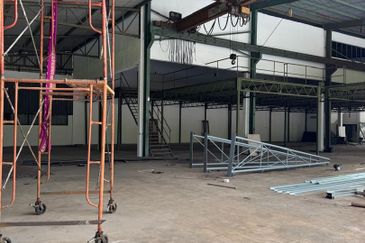 Semenyih Semi-D Factory- Office For Sale