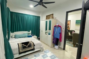 3 storey Bungalow seksyen u10 Shah Alam fully furnish near Bukit Jelutong