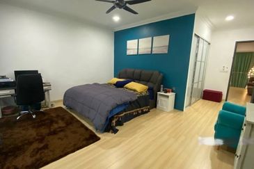 3 storey Bungalow seksyen u10 Shah Alam fully furnish near Bukit Jelutong