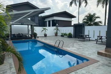 2 storey swimming pool Bungalow Kayangan Heights Shah Alam