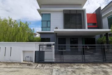 New Launching 2 storey Bungalow Hilltop u10 Shah Alam for sale
