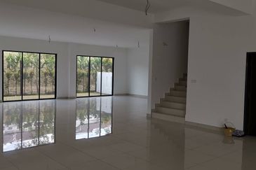 New Launching 2 storey Bungalow Hilltop u10 Shah Alam for sale