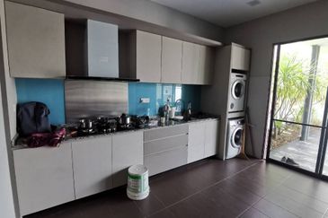 New Launching 2 storey Bungalow Hilltop u10 Shah Alam for sale