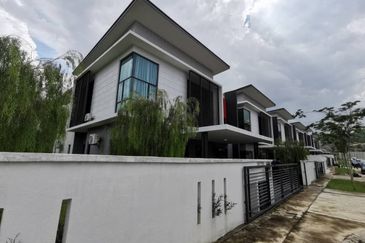 New Launching 2 storey Bungalow Hilltop u10 Shah Alam for sale