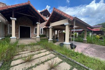 Brand new 2 storey Bungalow Bukit Jelutong u8 Shah Alam