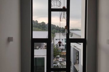 3 storey Modern Bungalow seksyen u10 Perdana Heights Shah Alam