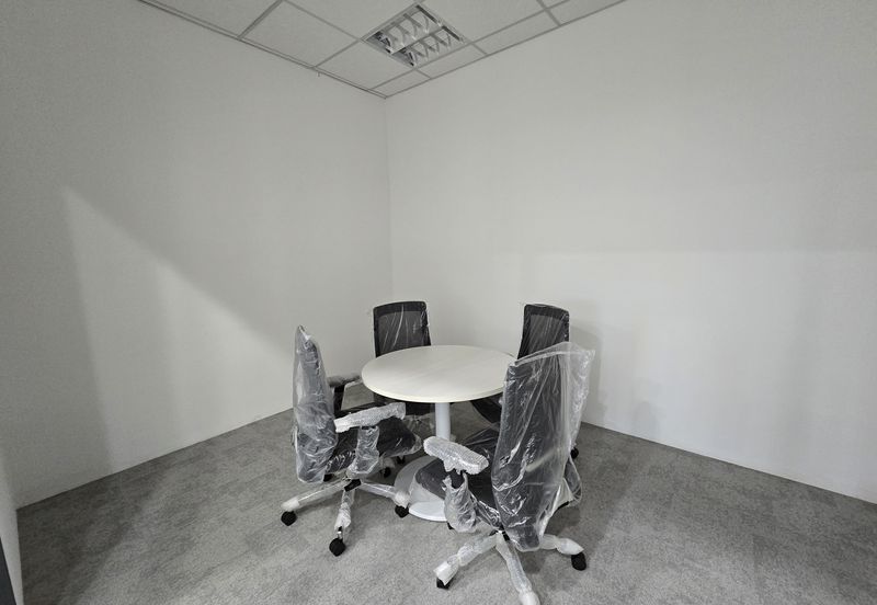 Bloomsvale Menara Vista Petaling Fully furnished 1500sf Office For Rent connected mall and hotel