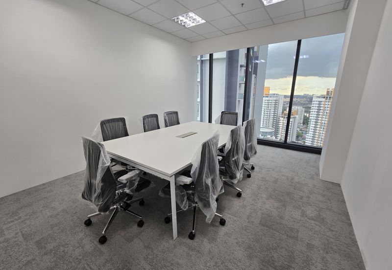 Bloomsvale Menara Vista Petaling Fully furnished 1500sf Office For Rent connected mall and hotel