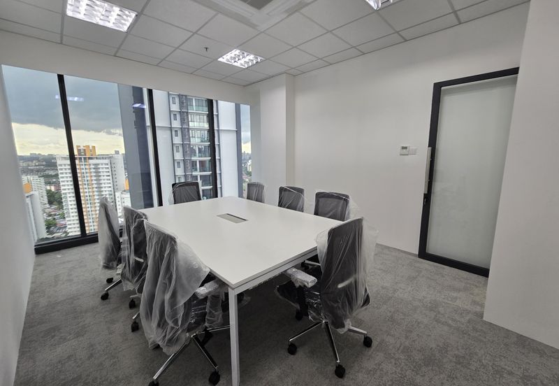 Bloomsvale Menara Vista Petaling Fully furnished 1500sf Office For Rent connected mall and hotel