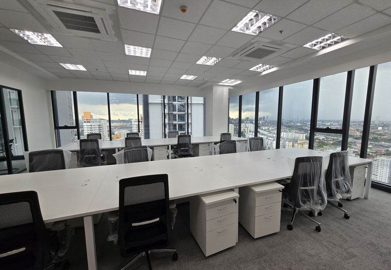 Bloomsvale Menara Vista Petaling 1900sf Fully Furnished Office For Rent connected mall hotel Ample parkings
