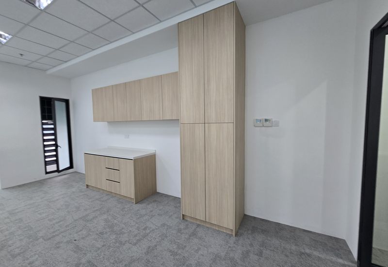 Bloomsvale Menara Vista Petaling 1900sf Fully Furnished Office For Rent connected mall hotel Ample parkings