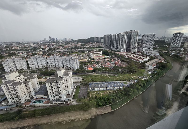 Bloomsvale Menara Vista Petaling 1900sf Fully Furnished Office For Rent connected mall hotel Ample parkings