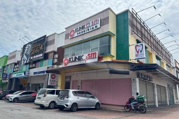 Shoplot in Bukit Serendah for Rent