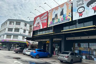Shoplot in Bukit Serendah for Rent