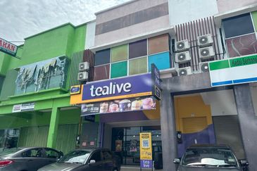 Shoplot in Bukit Serendah for Rent