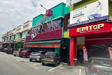 Shoplot in Bukit Serendah for Rent