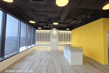 Fully Renovated Good location Walking distance to LRT MRT Monorail 