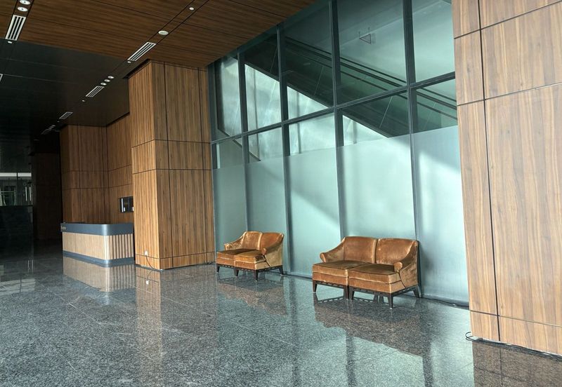 Be Seen, Be Remembered,  Be Landmark priced to move 240000sf office for sale