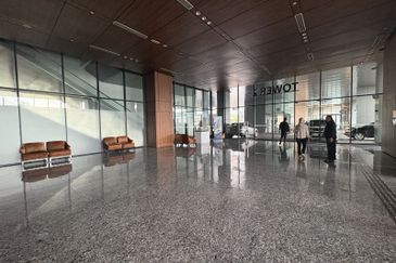 Be Seen, Be Remembered,  Be Landmark priced to move 240000sf office for sale