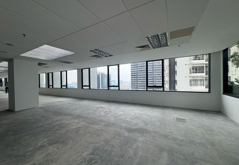 Be Seen, Be Remembered,  Be Landmark priced to move 240000sf office for sale