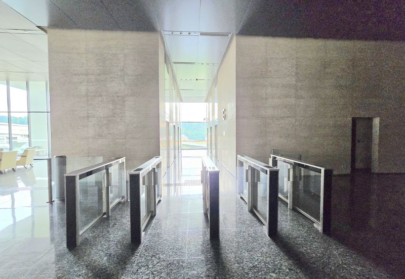 Be Seen, Be Remembered,  Be Landmark priced to move 240000sf office for sale