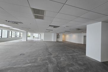 Be Seen, Be Remembered,  Be Landmark priced to move 240000sf office for sale