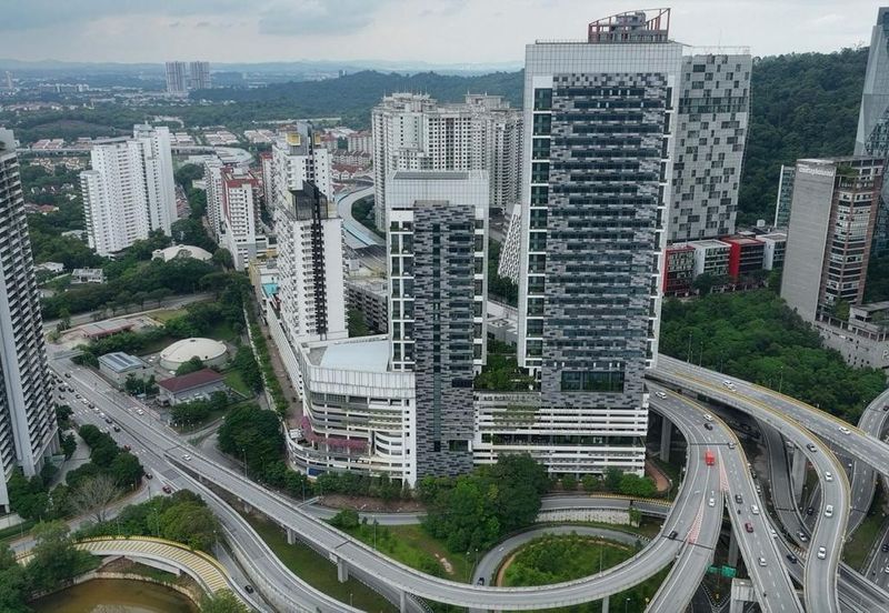 Petaling Jaya Office Block 240000sf for sale Priced to move Be Seen Be Remembered Be Landmark 成为地标 从这里开始